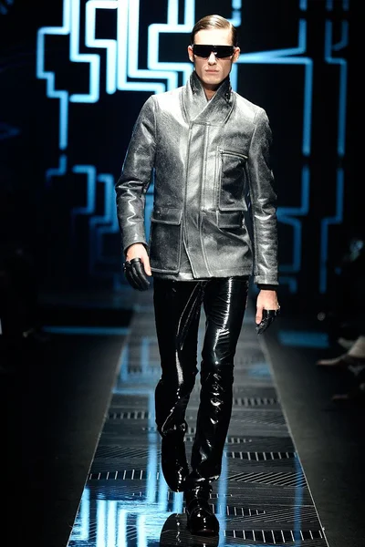 Look 40